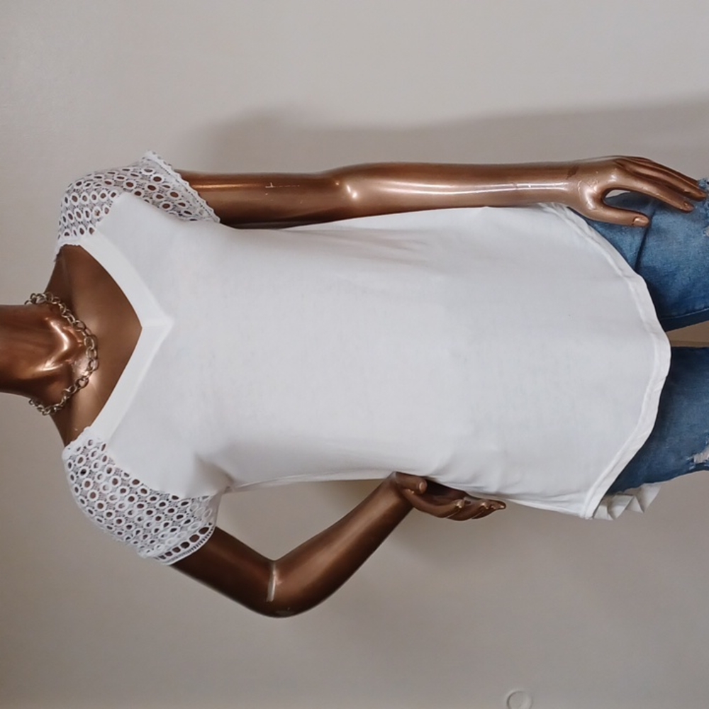 Amaryllis White T-shirt w/Link Mesh Sleeves